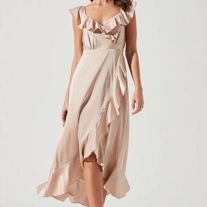 ASTR: WILSHIRE RUFFLE OPEN BACK MIDI DRESS, CHAMPAGNE ROSE, SIZE M